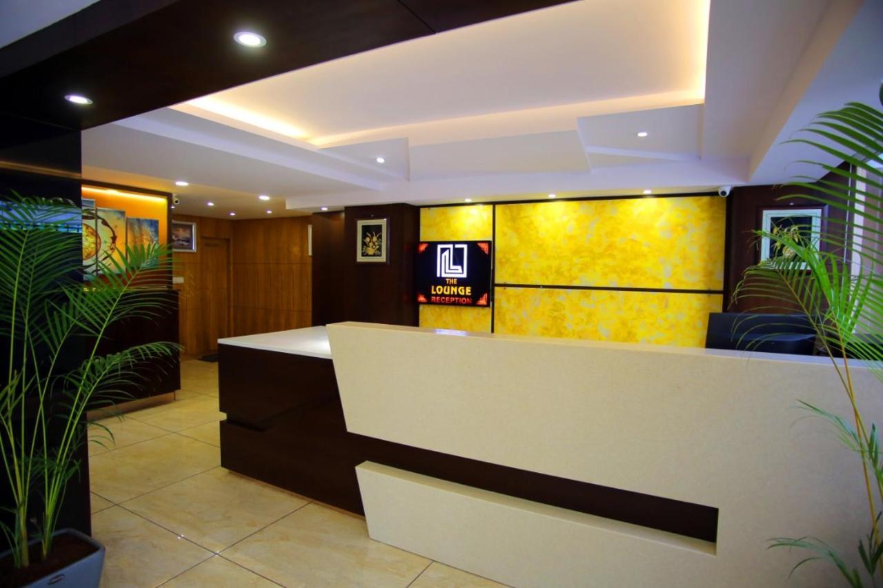 The Lounge Business Hotel Бангалор Екстериор снимка