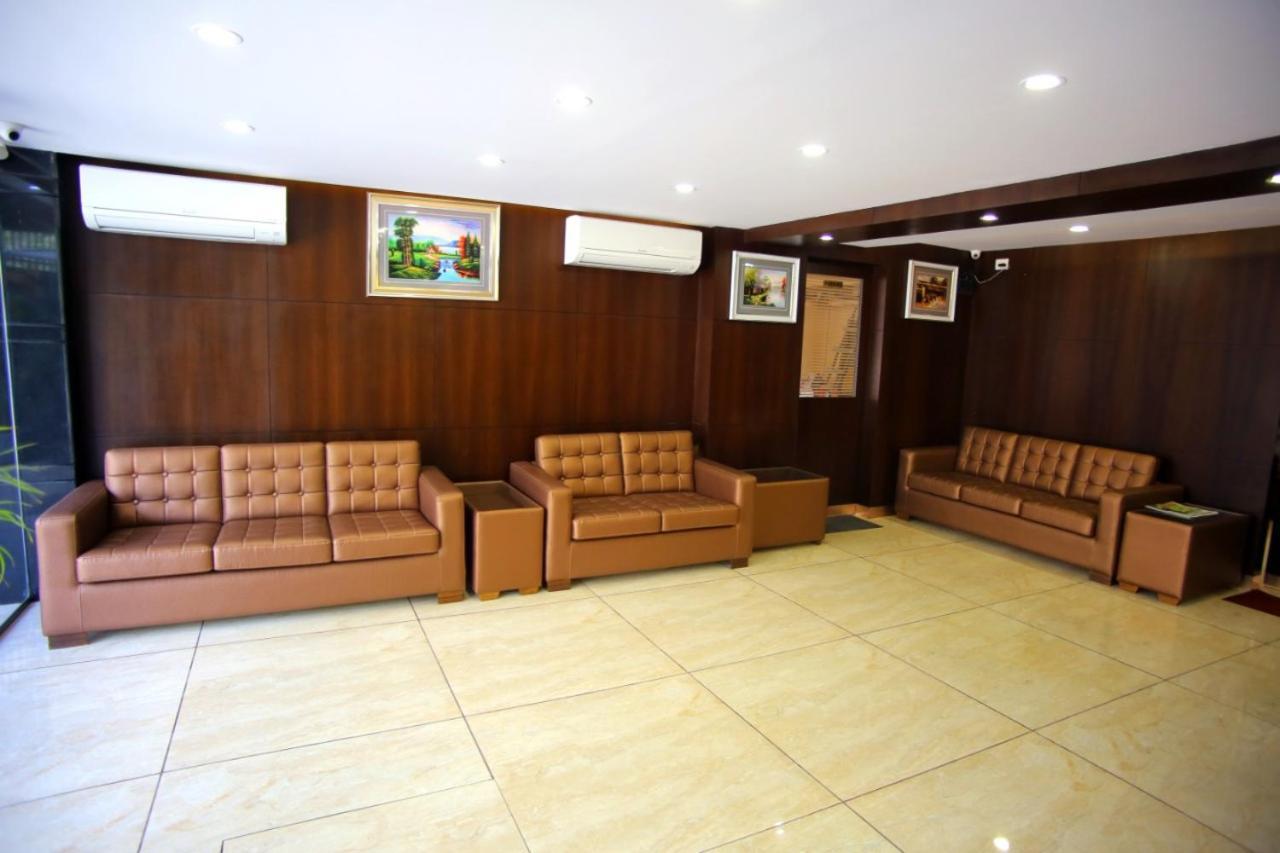The Lounge Business Hotel Бангалор Екстериор снимка